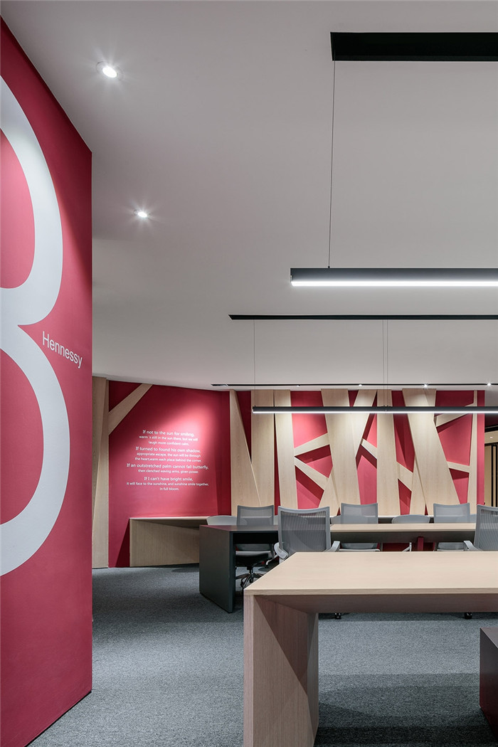 具有現代感的最美期科技公司開放式辦公室設計方案 具有現代感的最美期科技公司開放式辦公室設計方案