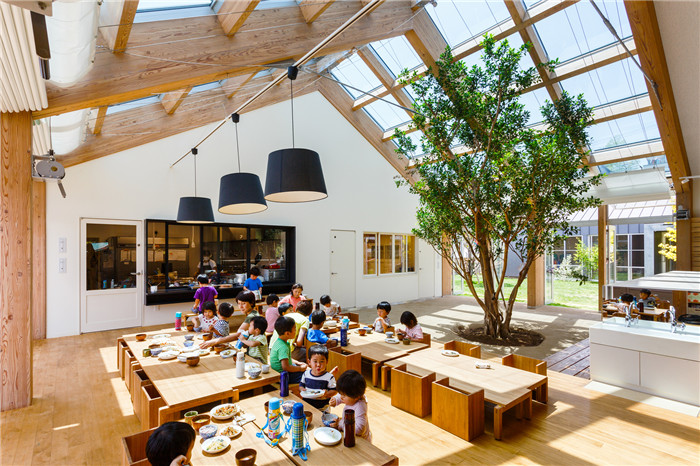 親近自然的榕樹主題幼兒園托兒所裝修設計案例