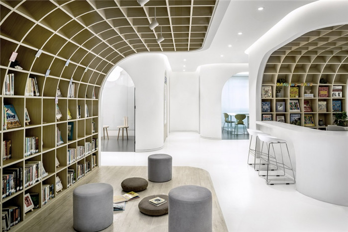 打破傳統的時尚英語教育培訓機構裝修設計方案