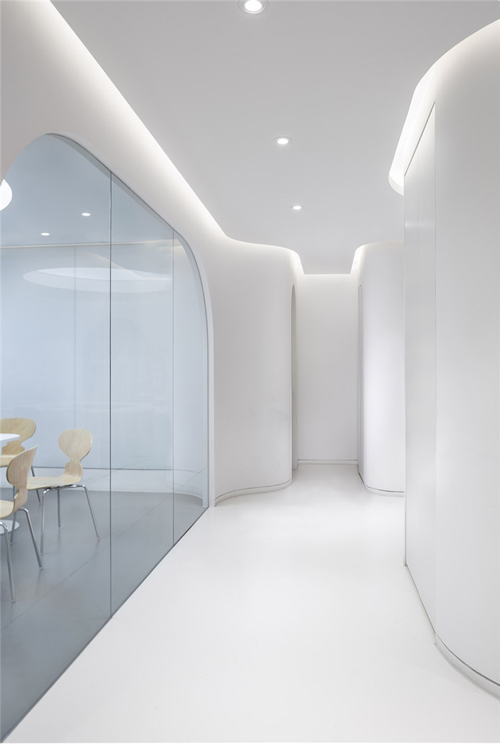 時尚大氣的英語教育培訓走廊裝修實景圖