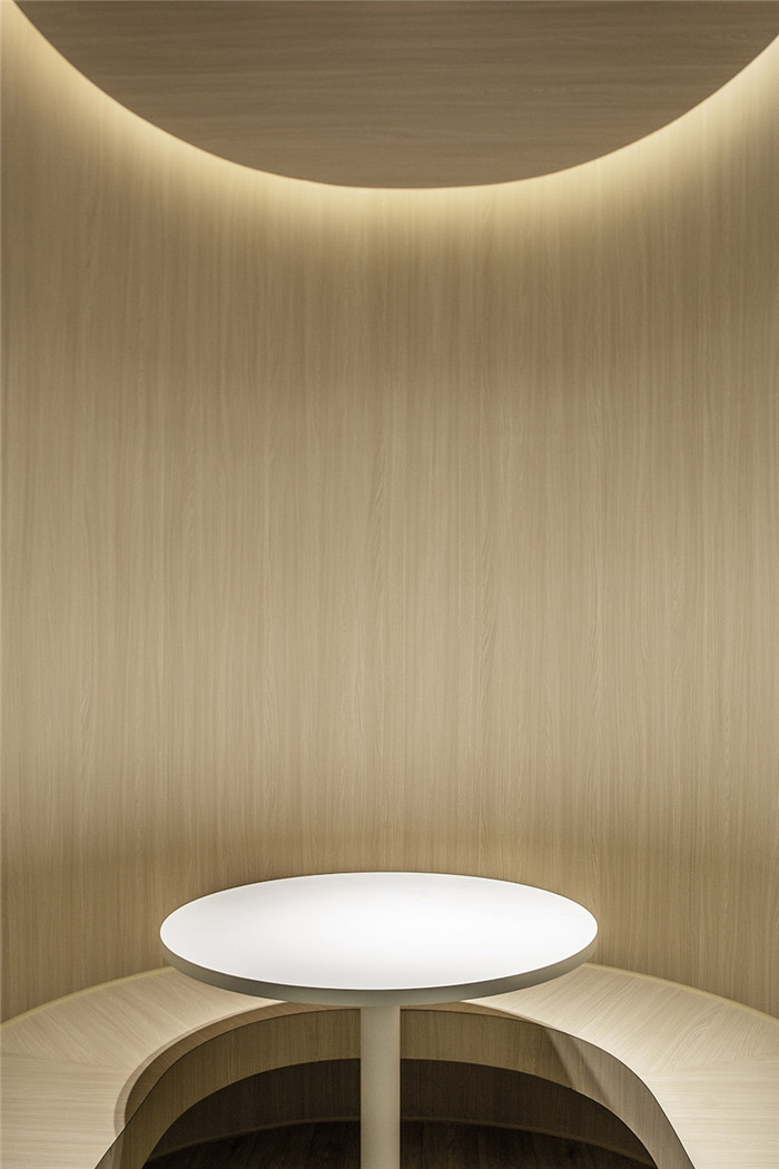 打破傳統的時尚英語教育培訓機構裝修設計方案