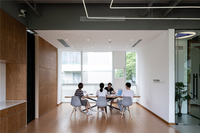 以編程、機器人培訓為特色的數(shù)碼學院教育機構(gòu)裝修設(shè)計圖