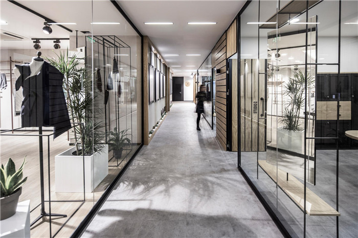 國外服裝設計公司綠色有機主題辦公室裝修設計案例