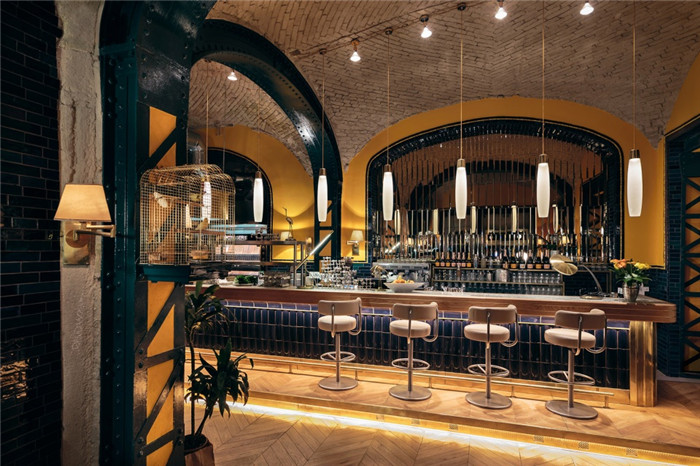 以復(fù)古劇院為靈感的波西米亞風(fēng)燒烤餐廳設(shè)計(jì)裝修實(shí)景圖 以復(fù)古劇院為靈感的波西米亞風(fēng)燒烤餐廳設(shè)計(jì)裝修實(shí)景圖