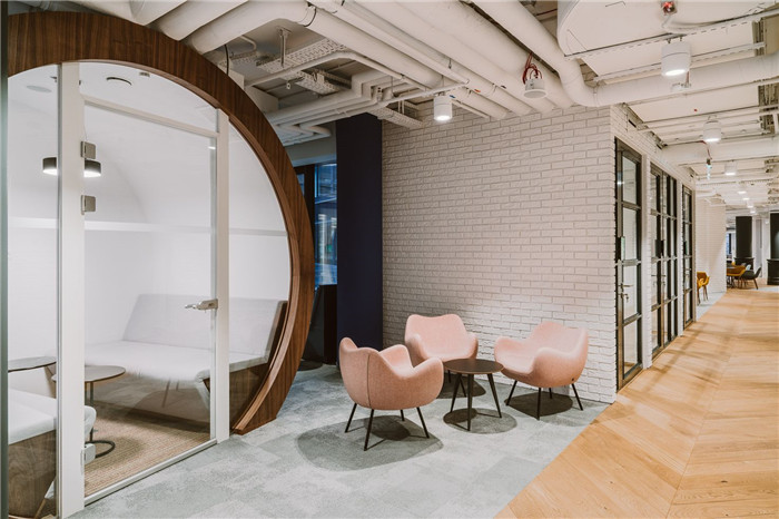 超大公共空間 時尚優雅的現代風IT公司辦公室裝修實景圖 超大公共空間 時尚優雅的現代風IT公司辦公室裝修實景圖