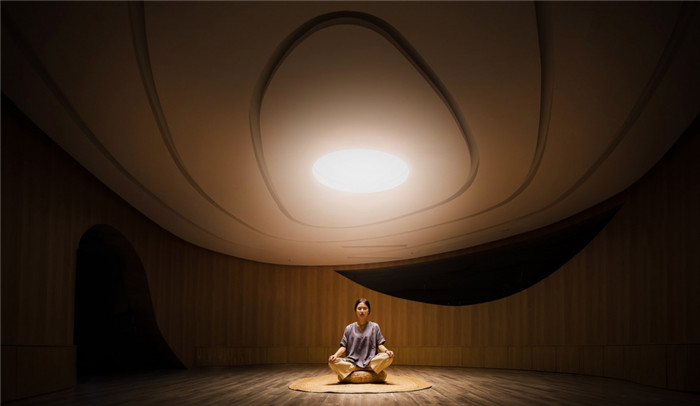 辦公、禪修、活動為一體的多元化商業(yè)空間裝修案例