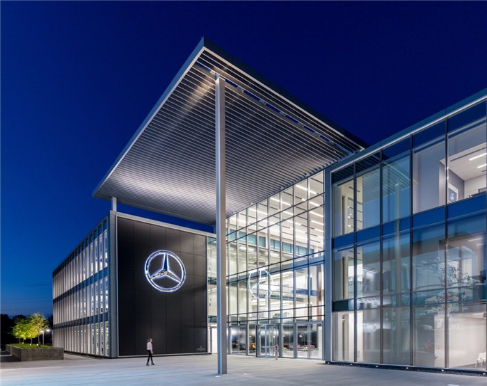 通透大氣的奔馳汽車亞洲總部辦公樓外觀裝修設計方案