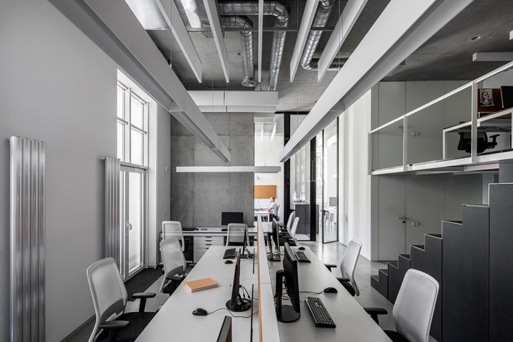 烏克蘭極簡黑白灰辦公室裝修設計案例賞析