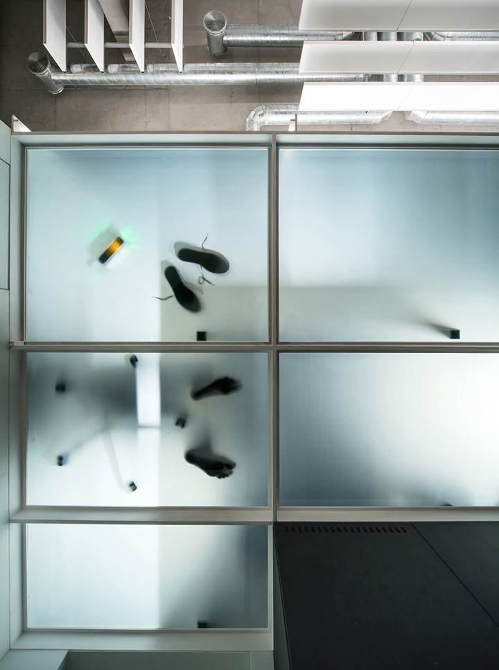 烏克蘭極簡黑白灰辦公室裝修設計案例賞析