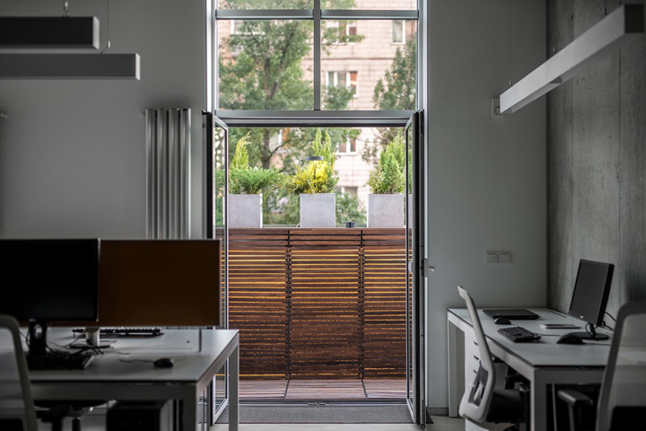 烏克蘭極簡黑白灰辦公室裝修設計案例賞析