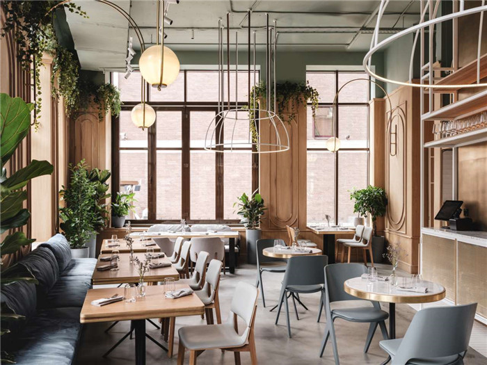 綠植環繞的國外融合主題餐廳裝修設計實景圖