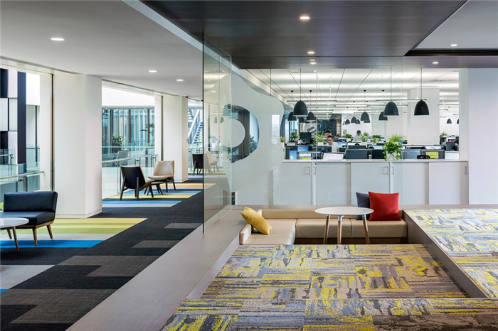 寧靜極簡風(fēng)網(wǎng)絡(luò)公司辦公室內(nèi)部裝修實景圖 寧靜極簡風(fēng)網(wǎng)絡(luò)公司辦公室內(nèi)部裝修實景圖