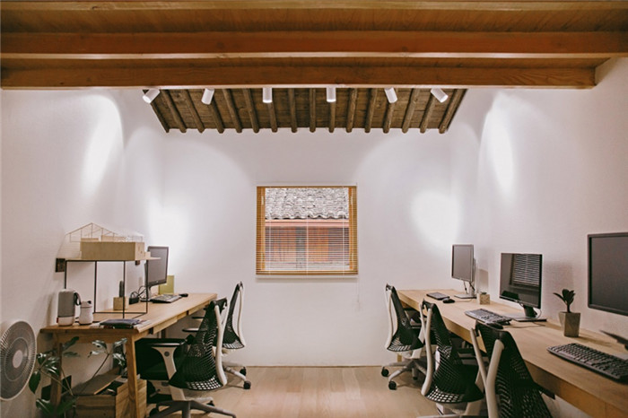 富有文化內(nèi)涵的建筑設(shè)計工作室二樓辦公區(qū)裝修效果圖 富有文化內(nèi)涵的建筑設(shè)計工作室二樓辦公區(qū)裝修效果圖