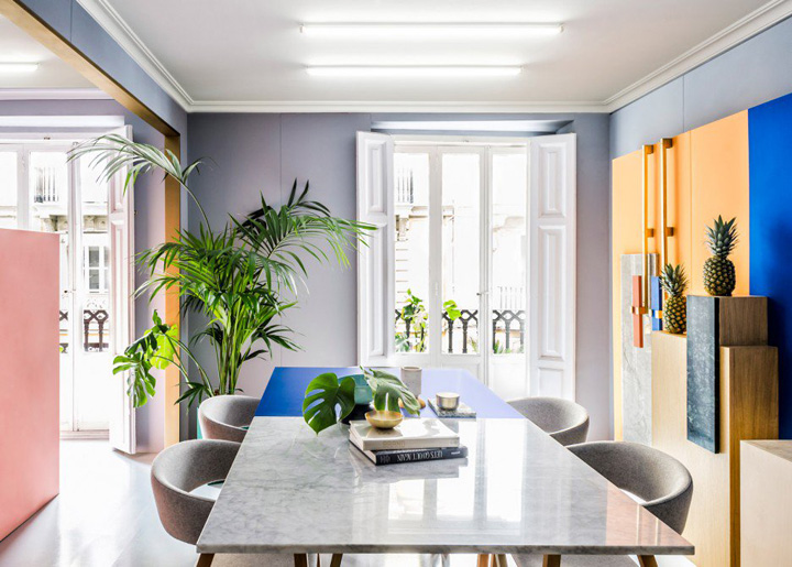 繽紛色彩與幾何圖形的優(yōu)秀辦公室裝修案例實景圖