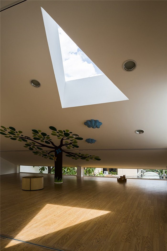 帶給孩子安全感的幼兒園天窗一角裝修設(shè)計(jì)方案