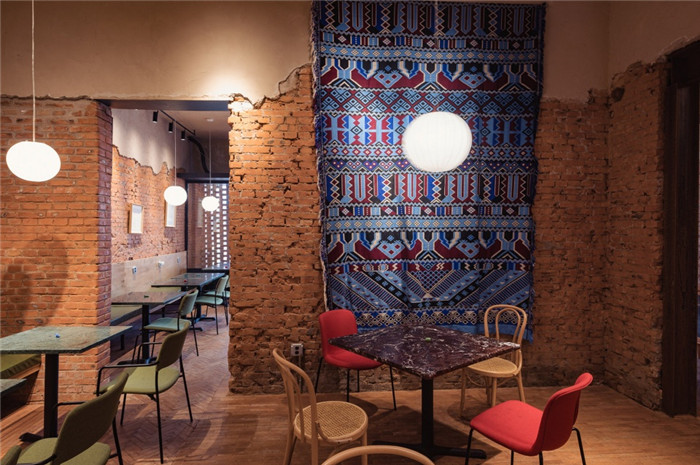 自然質樸的尼岔土家傳統特色餐廳裝修設計方案 自然質樸的尼岔土家傳統特色餐廳裝修設計方案