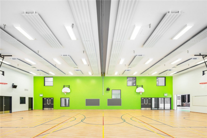 創意古典風巴克利學校球場裝修設計