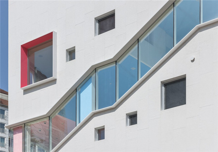 首爾花朵幼兒園樓梯外觀裝修設計