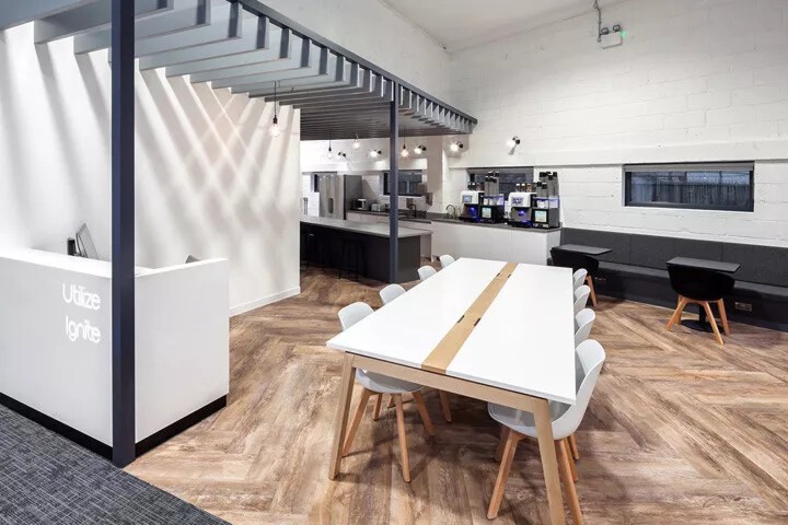 科技咨詢公司辦公室交流區裝修