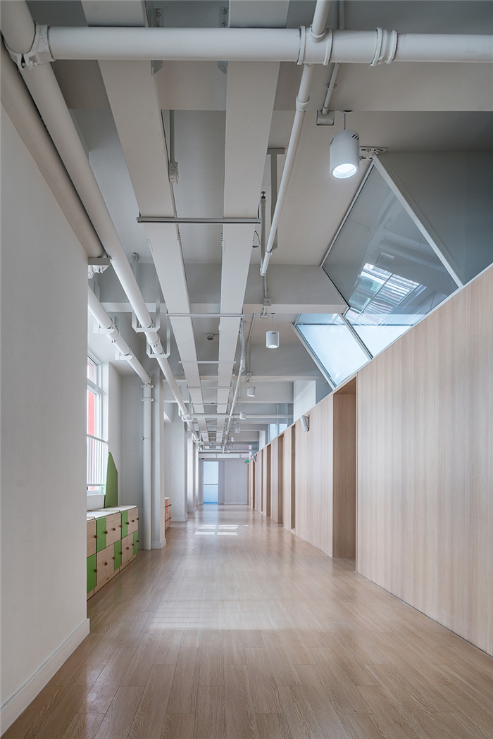 上海寶山貝貝佳歐萊幼兒園吊頂裝修設(shè)計(jì)效果圖 上海寶山貝貝佳歐萊幼兒園吊頂裝修設(shè)計(jì)效果圖