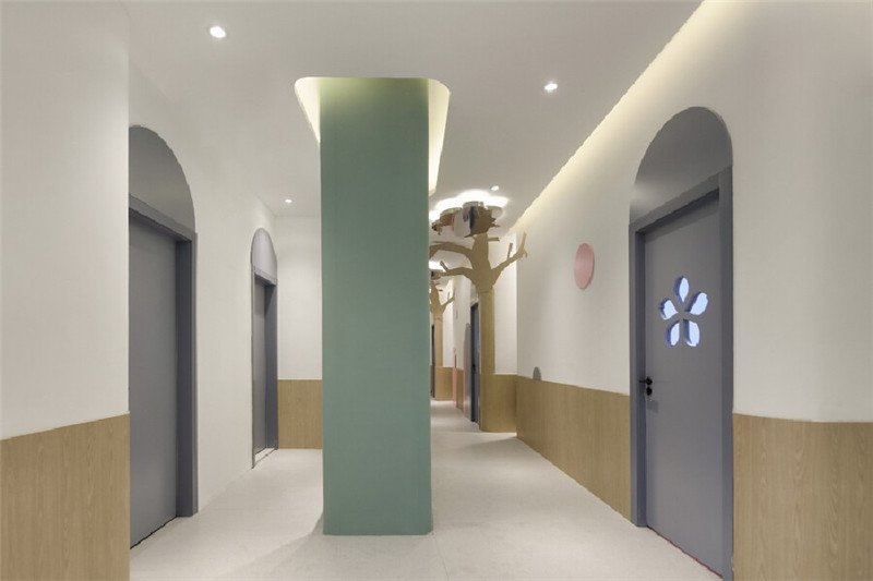 布丁兒童情商早教機(jī)構(gòu)走廊裝修實(shí)景圖 布丁兒童情商早教機(jī)構(gòu)走廊裝修實(shí)景圖