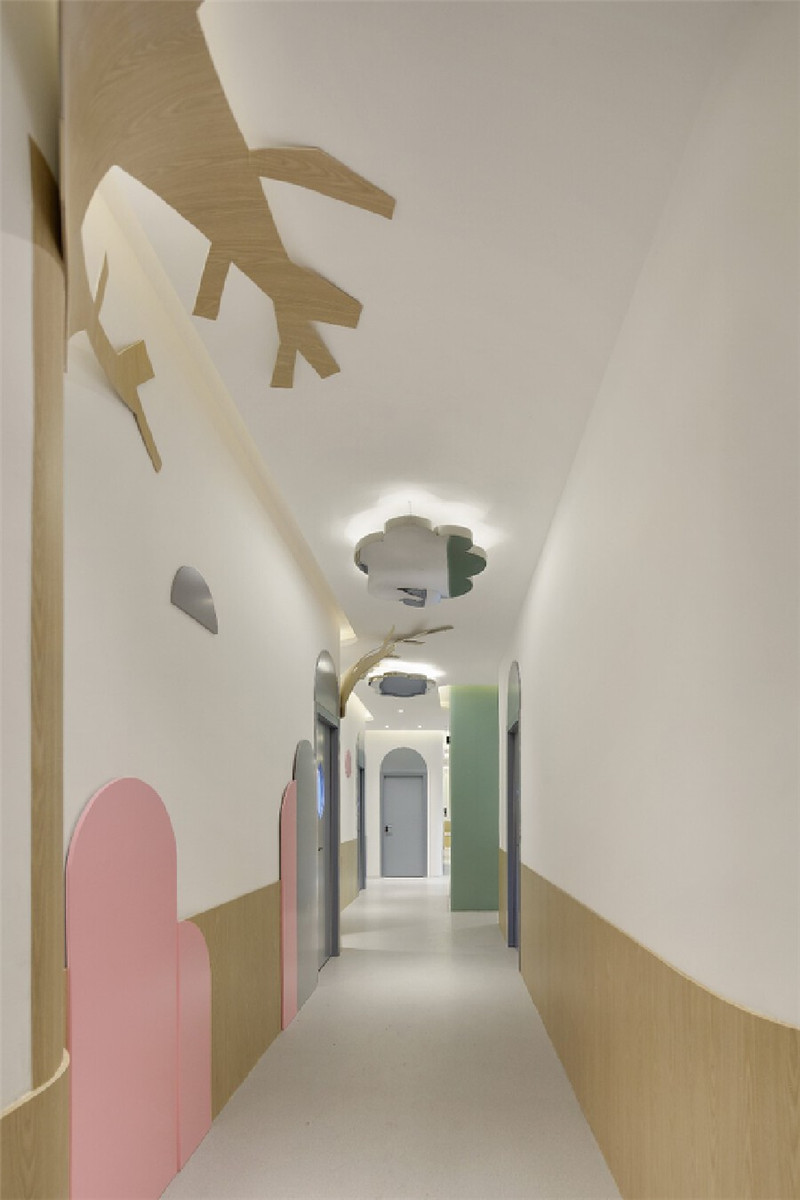 布丁兒童情商早教機(jī)構(gòu)走廊裝修設(shè)計(jì)實(shí)景圖 布丁兒童情商早教機(jī)構(gòu)走廊裝修設(shè)計(jì)實(shí)景圖