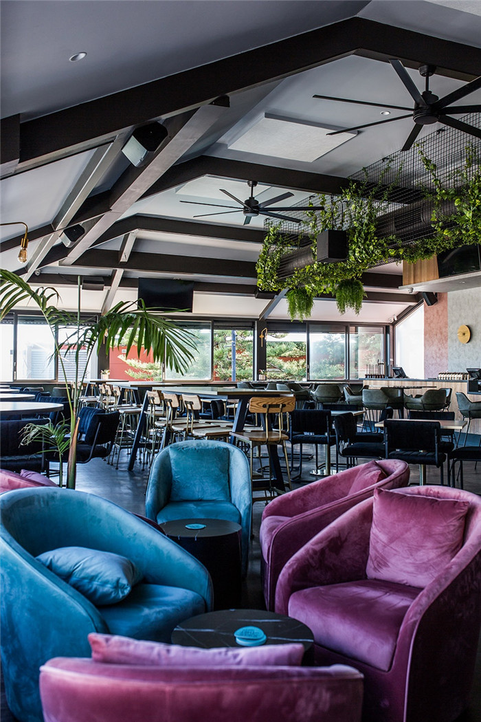 迷幻復古風Joker & Thief音樂餐廳酒吧裝修設計方案