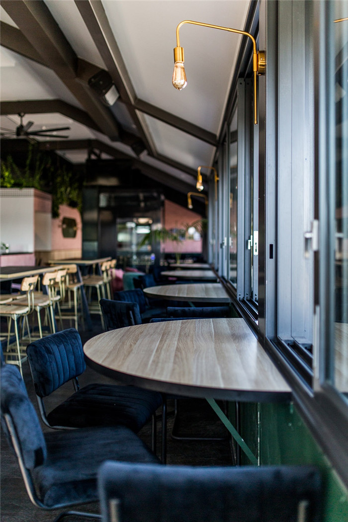 迷幻復古風Joker & Thief音樂餐廳酒吧裝修設計方案