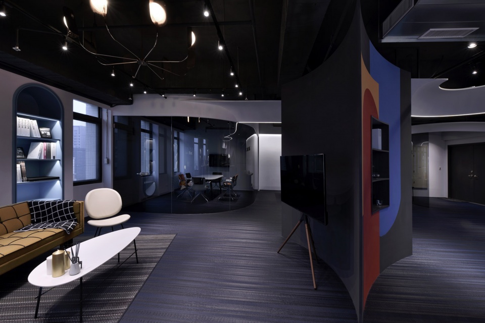 辦公室接待區(qū)裝修