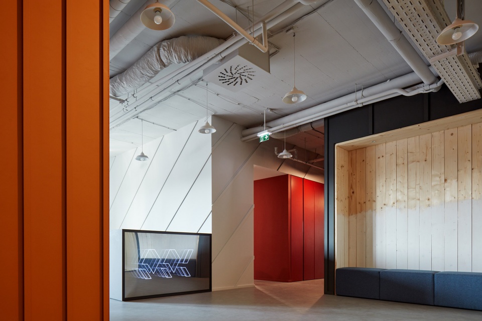 獨特活動空間辦公室外觀門頭設計裝修案例 獨特活動空間辦公室外觀門頭設計裝修案例