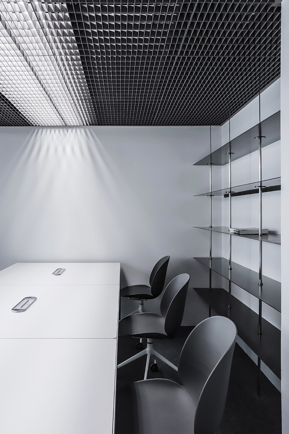 金屬風(fēng)辦公室會議室裝修 金屬風(fēng)辦公室會議室裝修