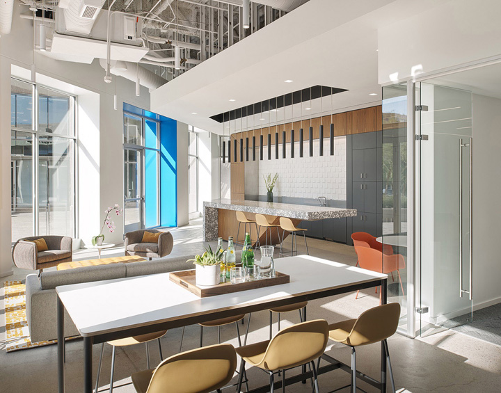 房地產(chǎn)中介經(jīng)紀(jì)公司開放式時尚辦公室裝修設(shè)計案例 房地產(chǎn)中介經(jīng)紀(jì)公司開放式時尚辦公室裝修設(shè)計案例