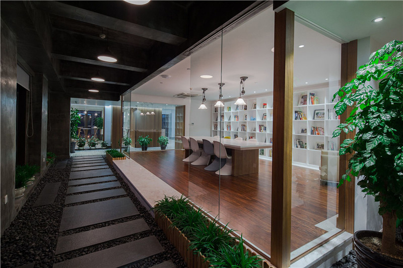 超現(xiàn)實(shí)辦公室裝修 超現(xiàn)實(shí)辦公室裝修