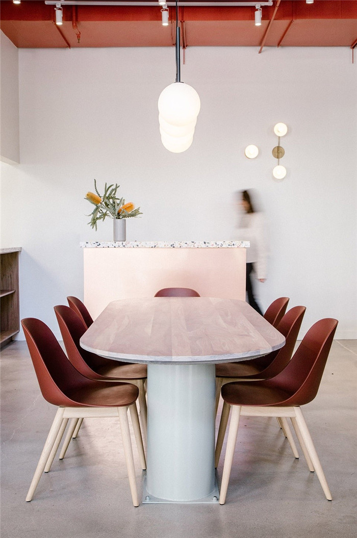 鄭州宏鈺堂分享粉紅色工業風餐廳酒吧裝修設計方案 鄭州宏鈺堂分享粉紅色工業風餐廳酒吧裝修設計方案