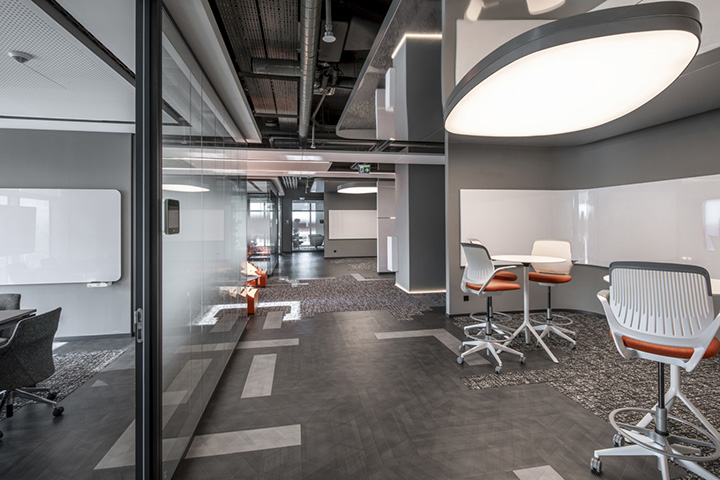 年輕多元的國(guó)外大型軟件科技公司辦公室裝修設(shè)計(jì)方案