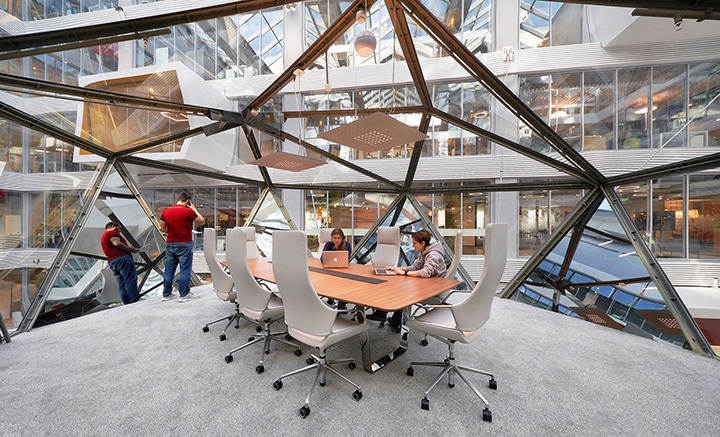 活力動感又霸氣的國外銀行總部辦公樓裝修設計方案 活力動感又霸氣的國外銀行總部辦公樓裝修設計方案