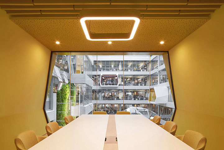 活力動感又霸氣的國外銀行總部辦公樓裝修設計方案 活力動感又霸氣的國外銀行總部辦公樓裝修設計方案