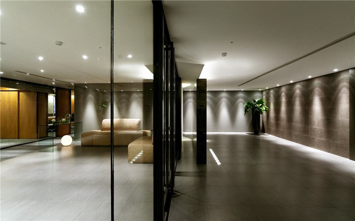 1700平現(xiàn)代簡約風(fēng)集團(tuán)總部辦公室接待前廳改造裝修設(shè)計案例 1700平現(xiàn)代簡約風(fēng)集團(tuán)總部辦公室接待前廳改造裝修設(shè)計案例