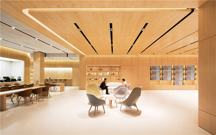 鄭州展廳裝修公司分享蔚來汽車用戶體驗(yàn)中心裝修設(shè)計(jì)實(shí)景圖