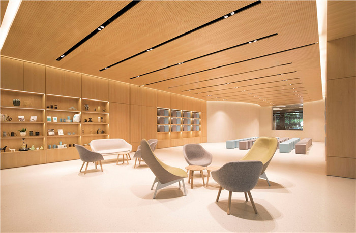 鄭州展廳裝修公司分享蔚來汽車用戶體驗(yàn)中心裝修設(shè)計(jì)案例