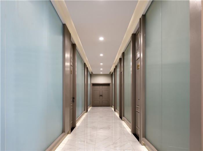 低調奢華風羽妃醫療美容醫院走廊裝修設計實景圖