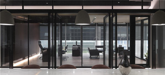 鏡子美學(xué)    精致優(yōu)雅的設(shè)計公司辦公室裝修方案