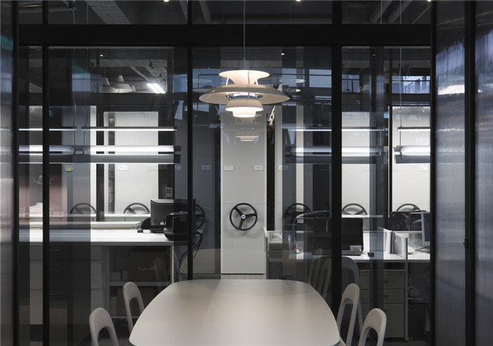 鏡子美學(xué)    精致優(yōu)雅的設(shè)計公司辦公室裝修方案