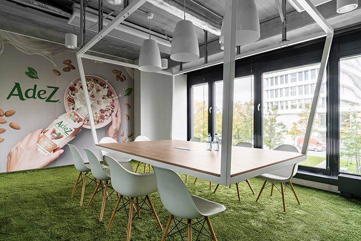 溫暖的工業(yè)風(fēng)可口可樂(lè)華沙總部辦公樓會(huì)議室裝修設(shè)計(jì)案例 溫暖的工業(yè)風(fēng)可口可樂(lè)華沙總部辦公樓會(huì)議室裝修設(shè)計(jì)案例