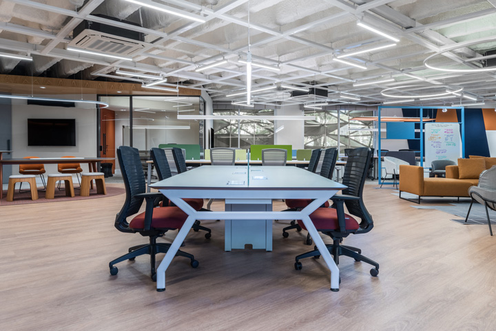 鄭州辦公室裝修專家分享國外辦公兼展廳設計方案