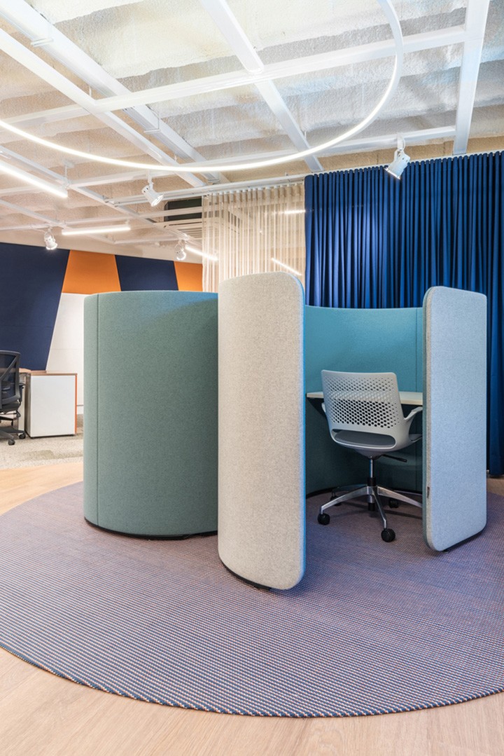 鄭州辦公室裝修專家分享國外辦公兼展廳設計方案