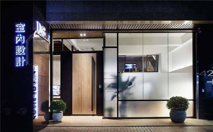 100平LOFT極簡風辦公室裝修改造設計案例