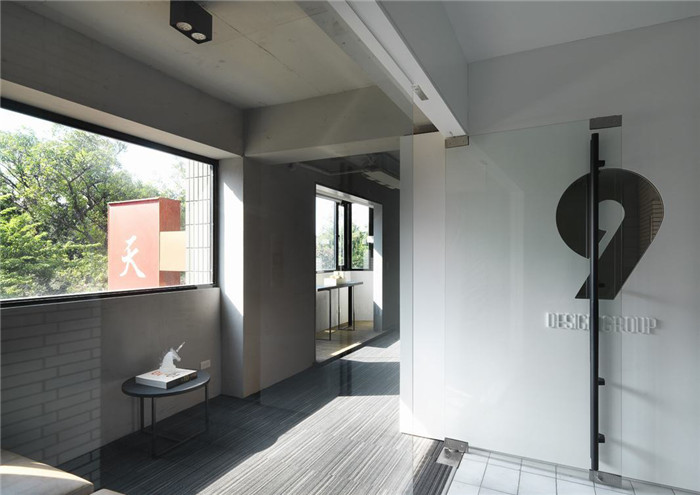 鄭州200平休閑工業風辦公室裝修設計案例實景圖