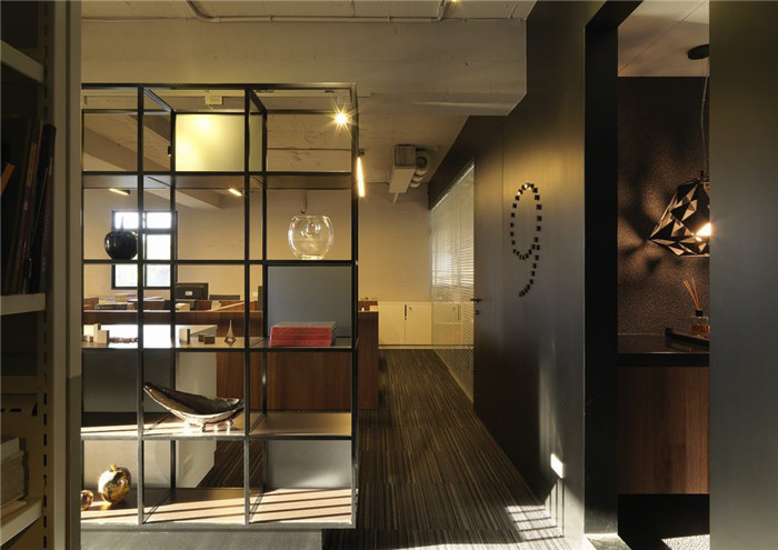 鄭州200平休閑工業風辦公室走廊裝修設計方案實景圖
