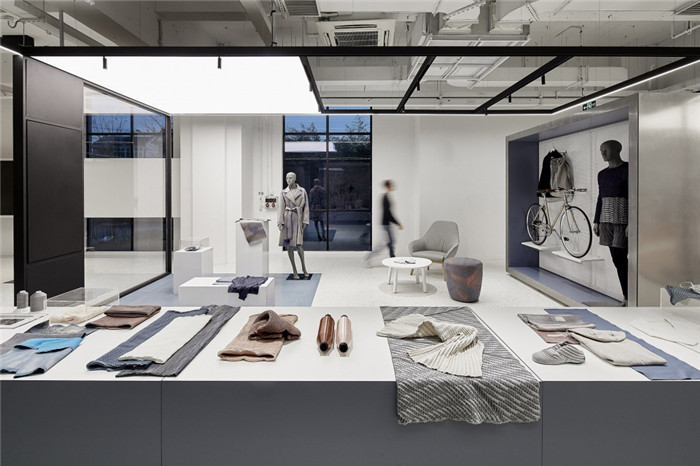 宏鈺堂展廳裝修公司推薦圣東尼紡織材料展廳裝修設計方案